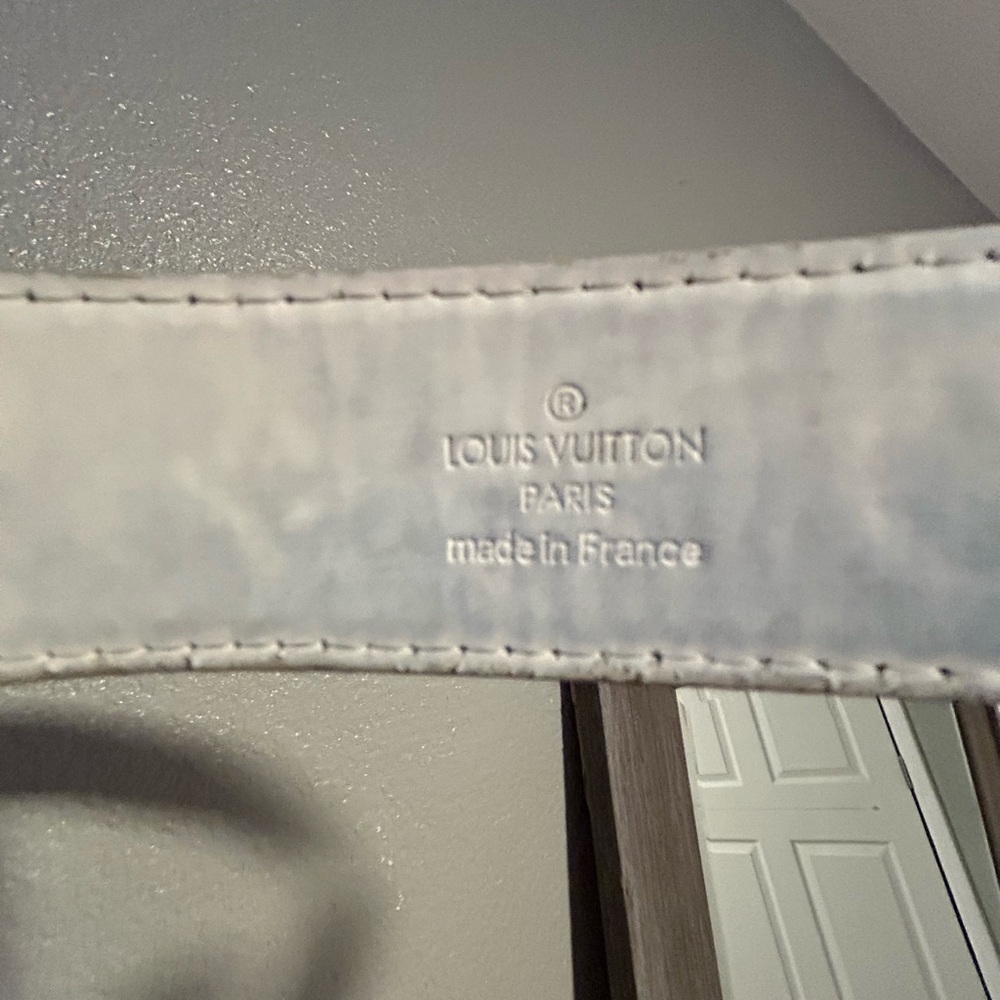 LOUI BELT MENS SIZE 32 to 42- used good condition-long distance shipping-